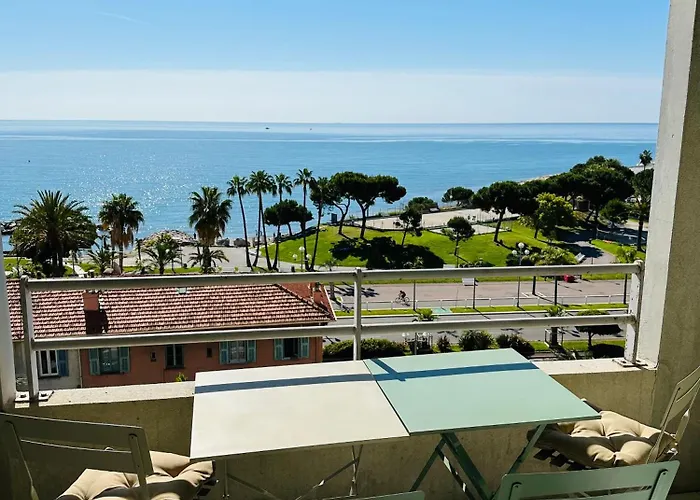 דירה Cote D'azur Charm, With Panoramic Seaview In ניס