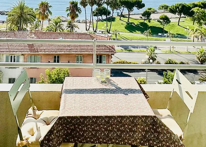 Cote D'azur Charm, With Panoramic Seaview In ניס