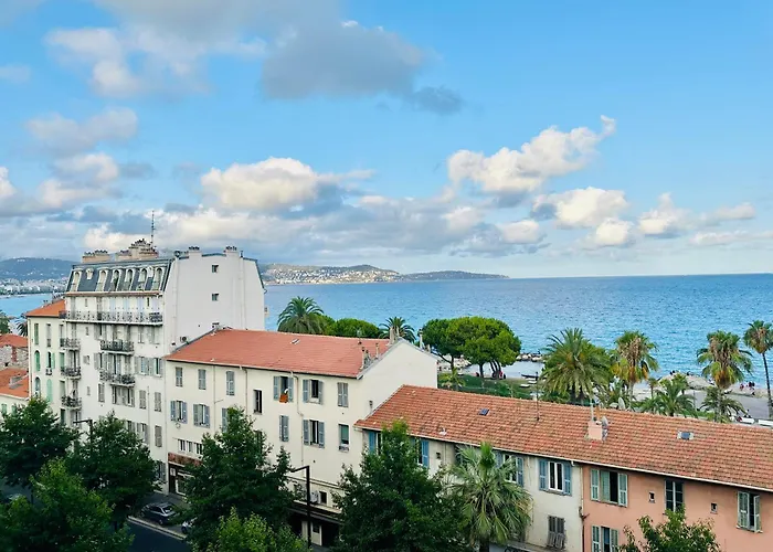 Cote D'azur Charm, With Panoramic Seaview In דירה *