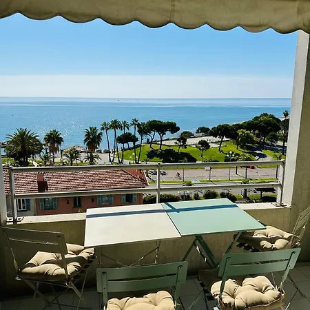 Apartment Cote D'azur Charm, With Panoramic Seaview In Nice